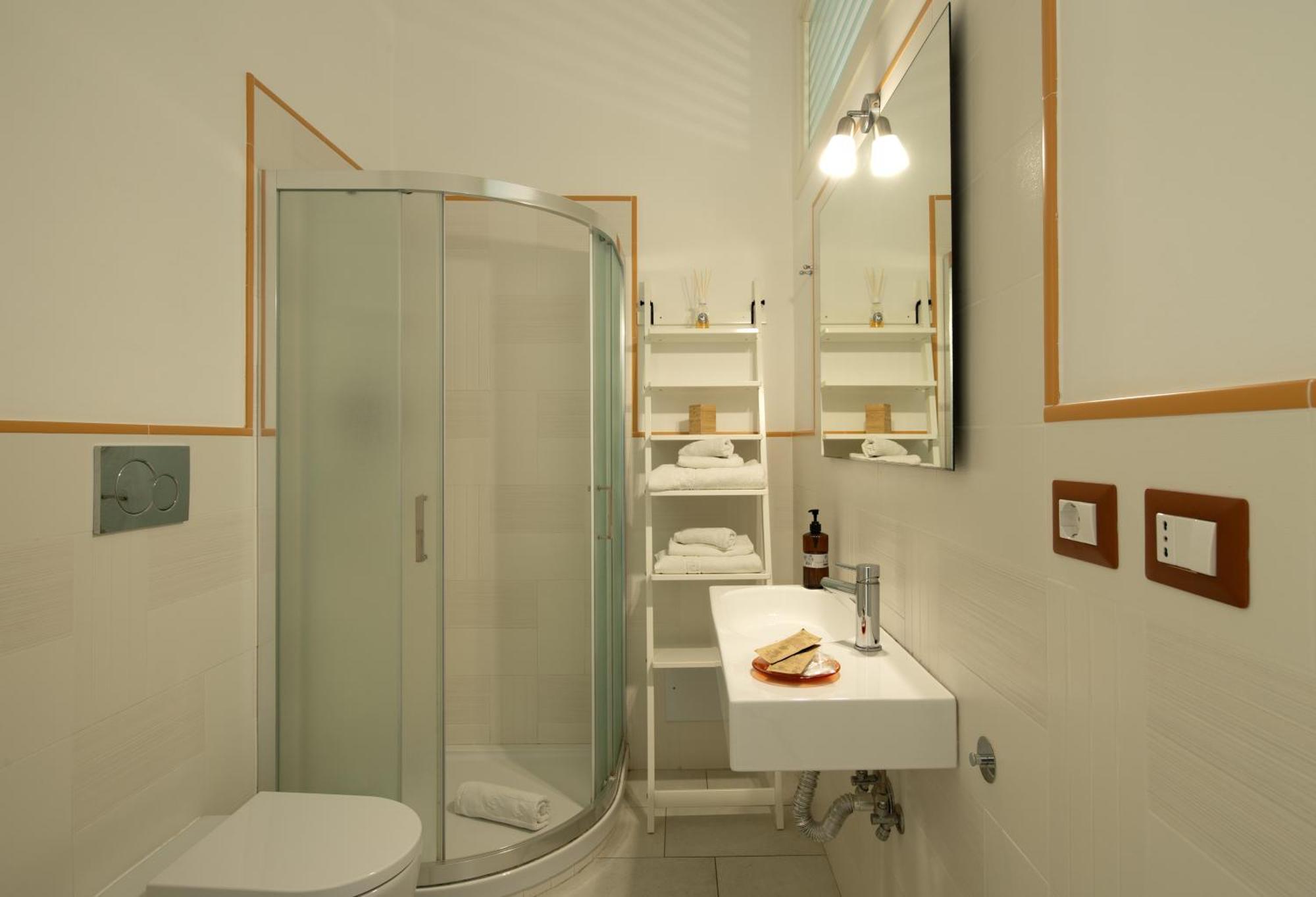 Bed and breakfast Isola Charm - A Historic Near Punta Del Pero