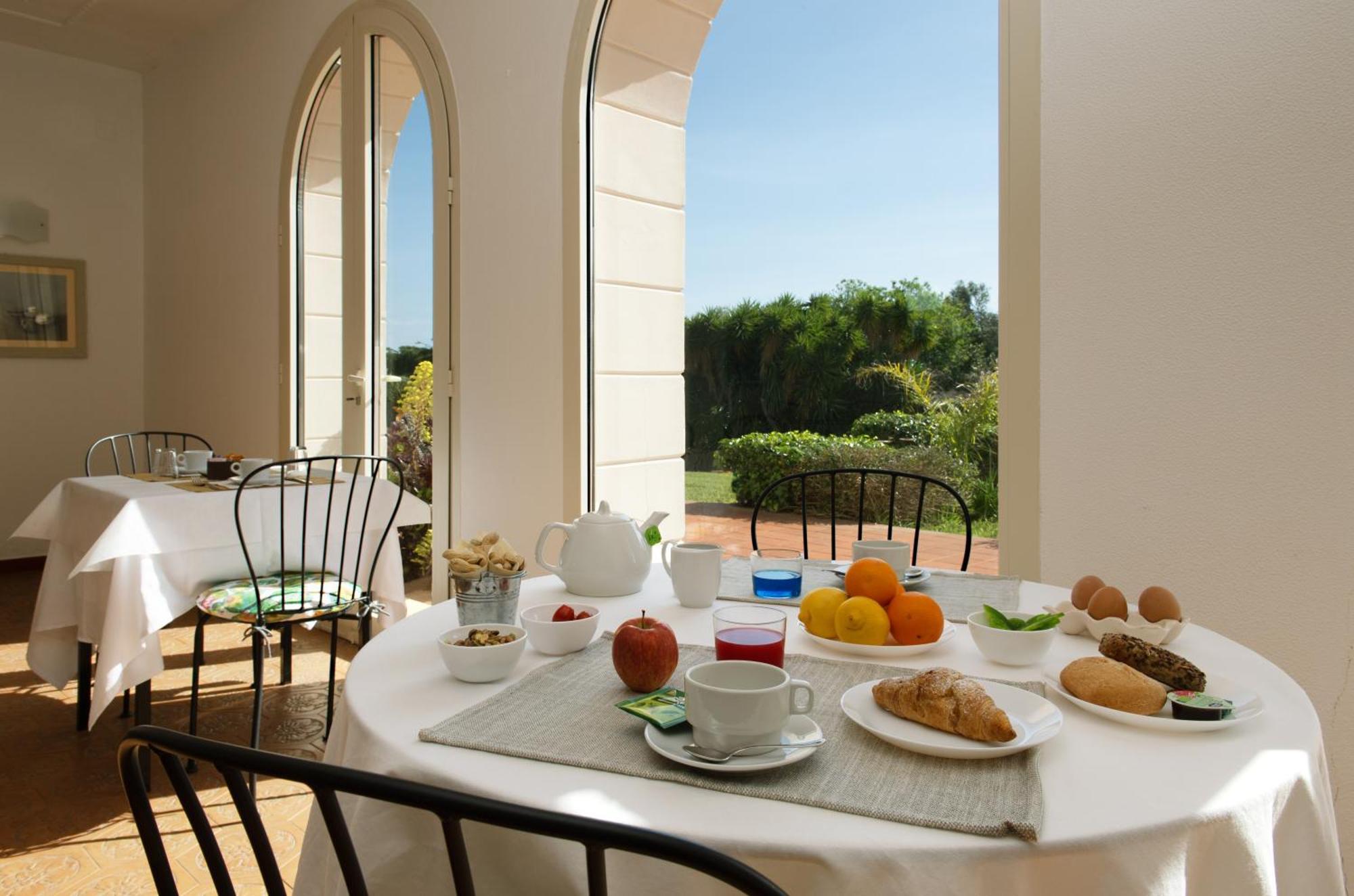 Bed and breakfast Isola Charm - A Historic Near Punta Del Pero