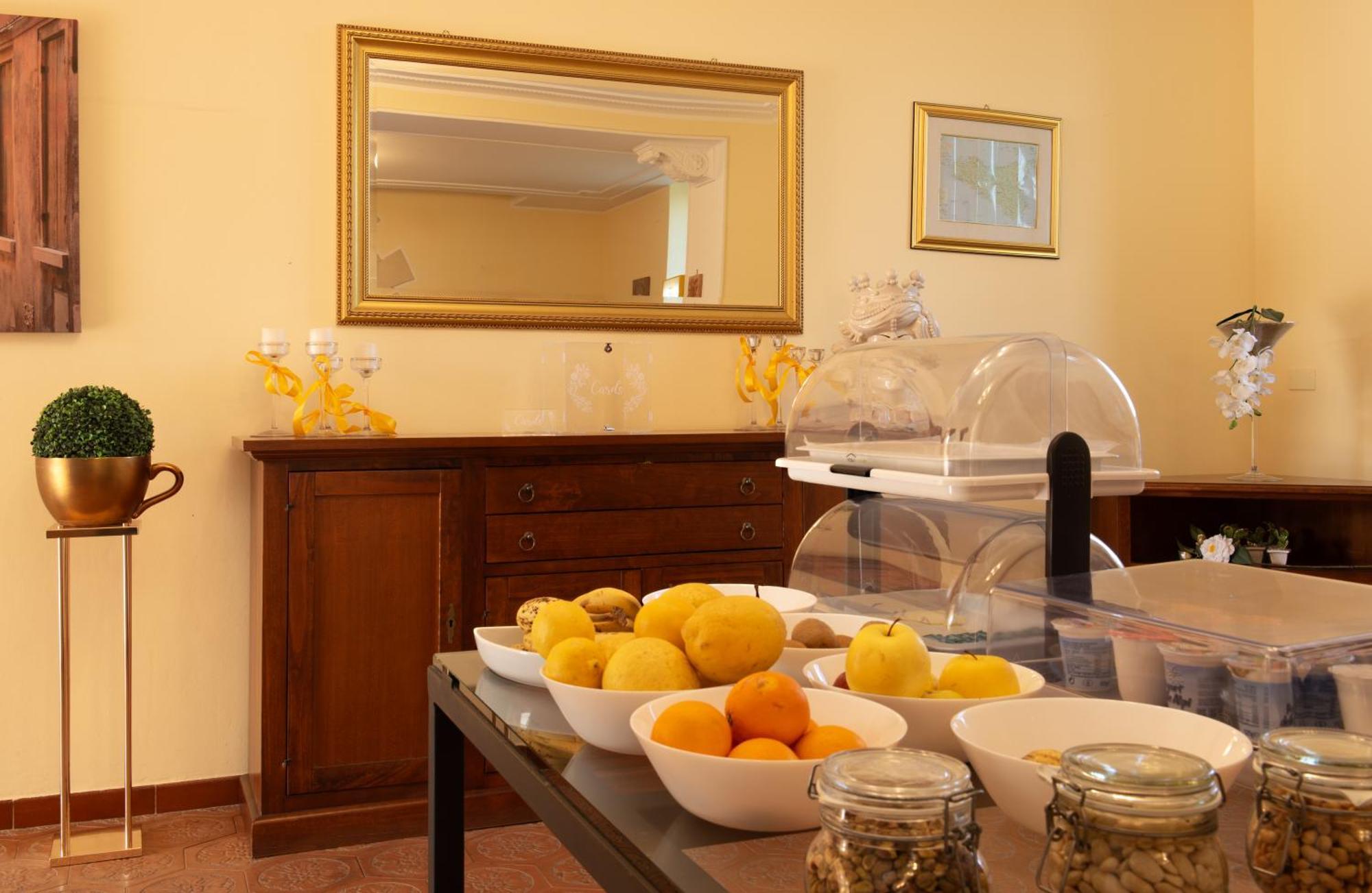 Bed and breakfast Isola Charm - A Historic Near Punta Del Pero 2*