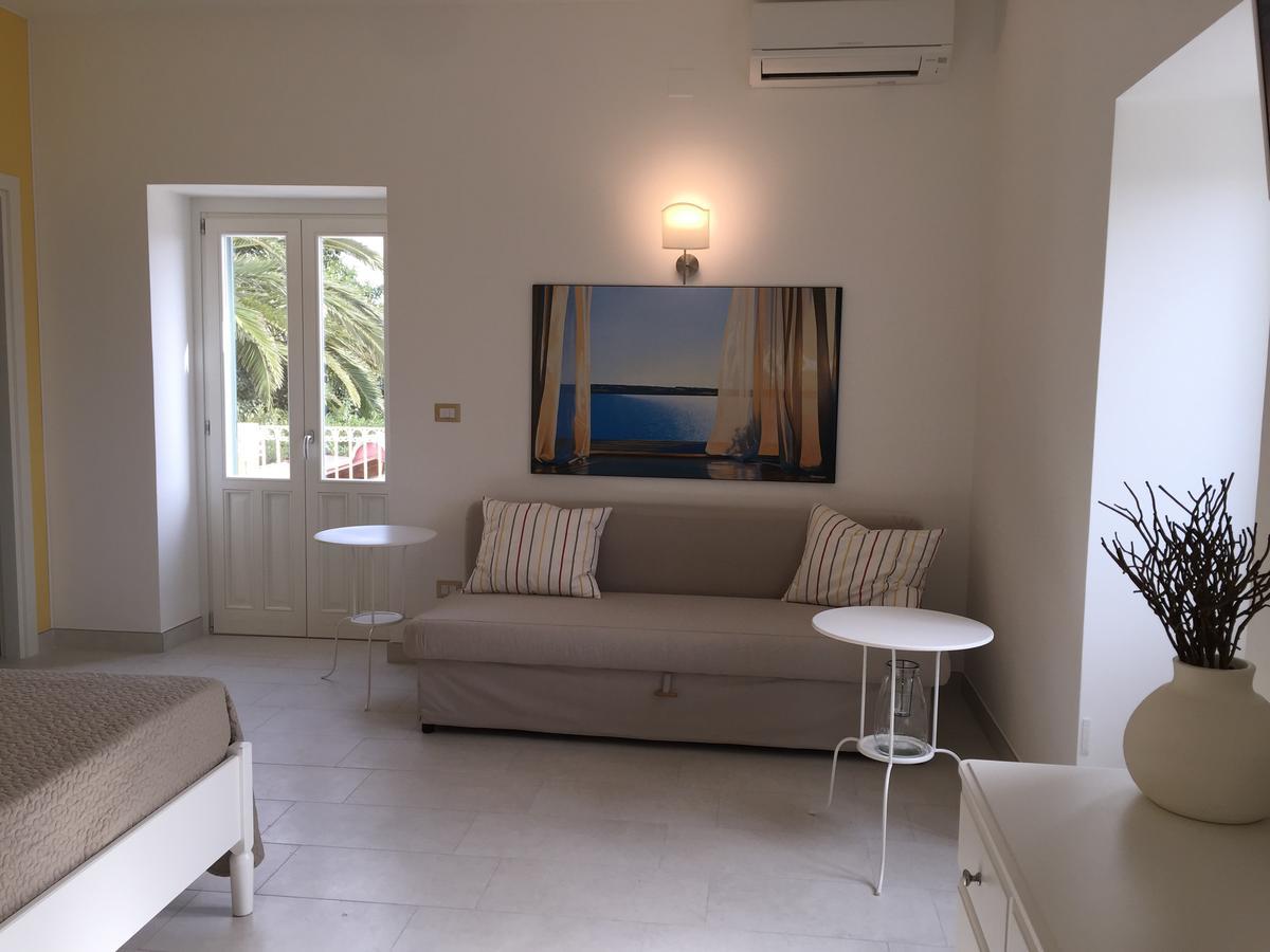 Bed and breakfast Isola Charm - A Historic Near Punta Del Pero 2*