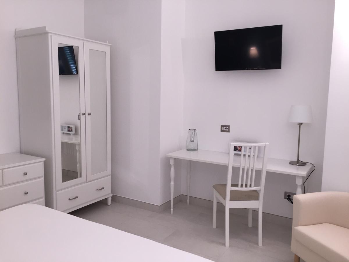 Bed and breakfast Isola Charm - A Historic Near Punta Del Pero
