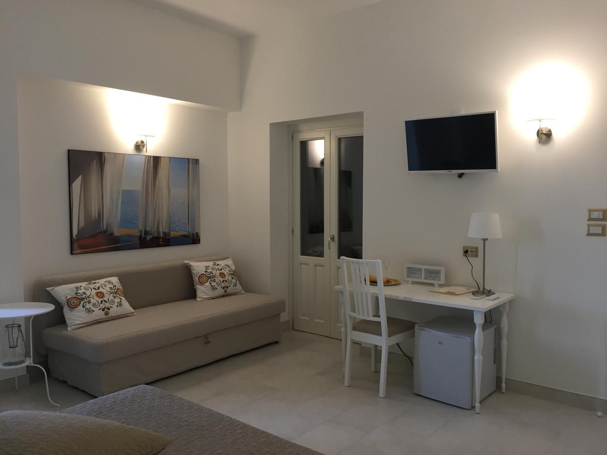 Bed and breakfast Isola Charm - A Historic Near Punta Del Pero 2*