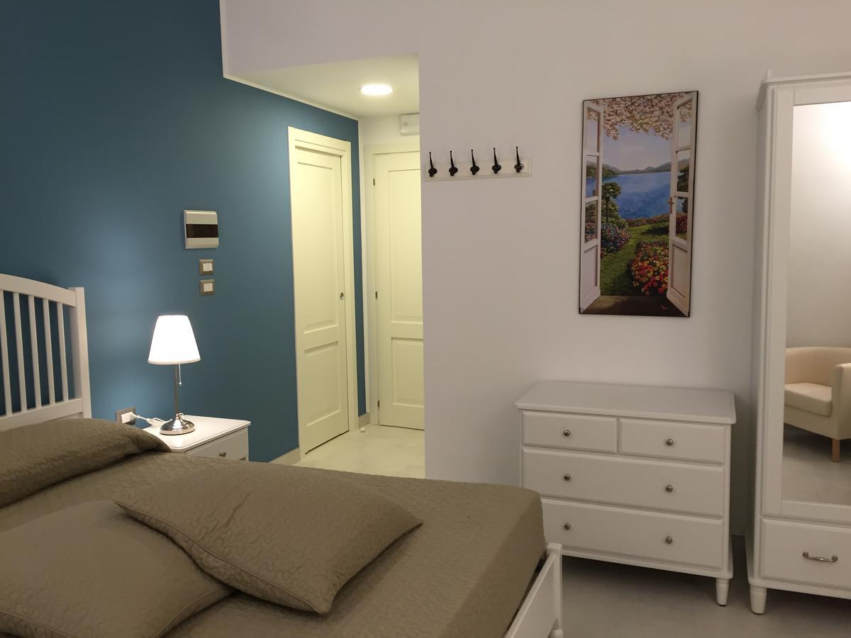 Bed & Breakfast Isola Charm - A Historic Near Punta Del Pero 2*