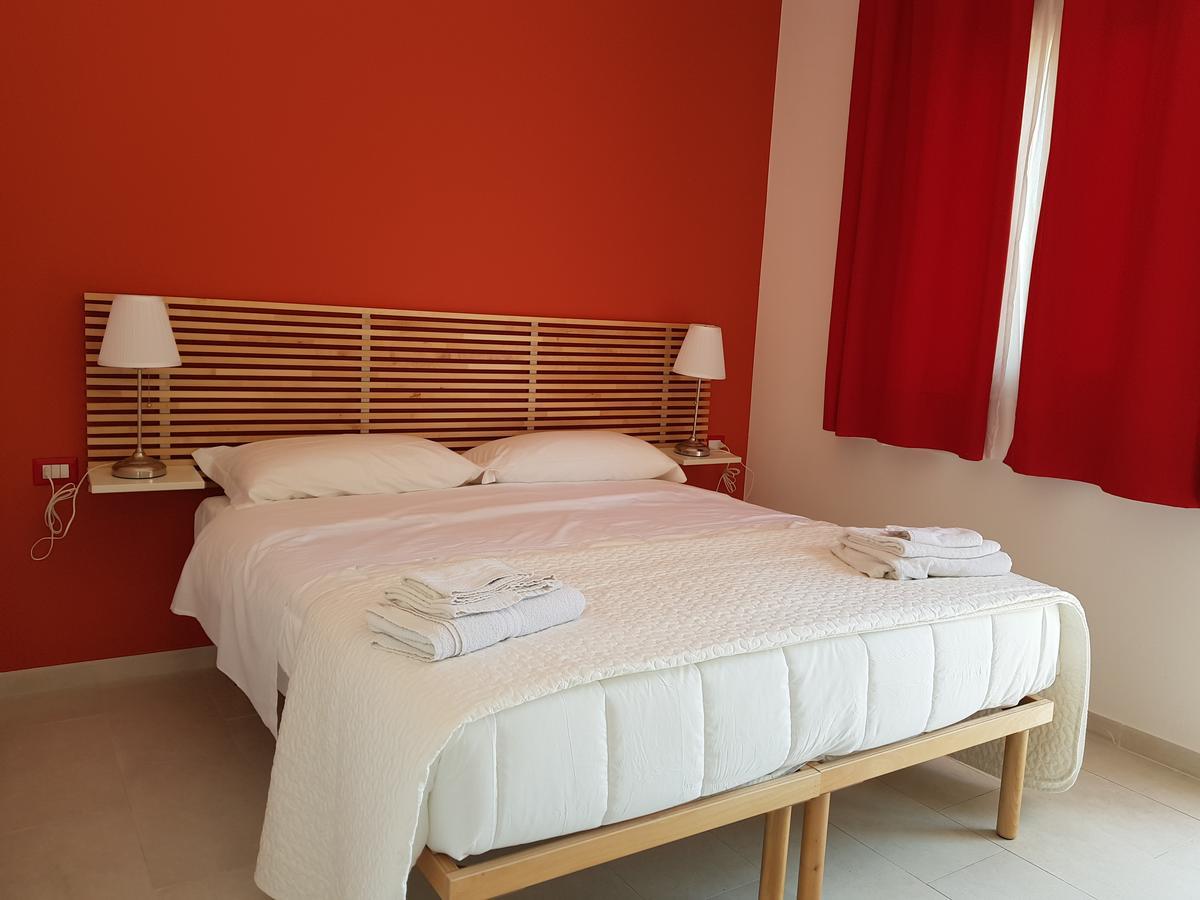 Isola Charm - A Historic Near Punta Del Pero Bed and breakfast Syracuse